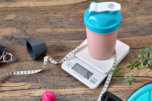 市販のプロテインでOK