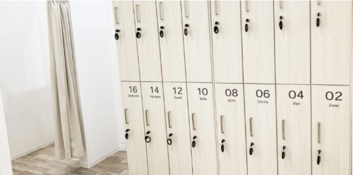 ファディーは有料シューズロッカーもあり