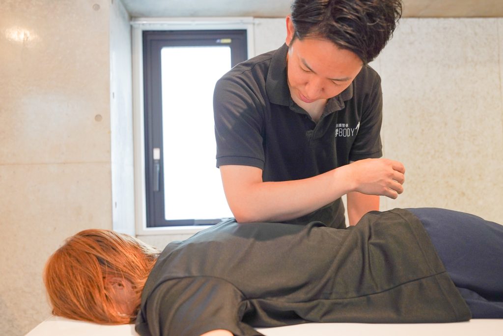 青山筋膜整体　女性施術
